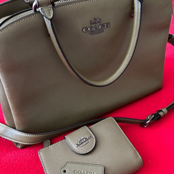 Coach olive green bag and wallet combo - Picture 4 of 8